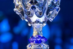 IG战队“让一追三”力克JDG，血脉压制锁定世锦赛晋级